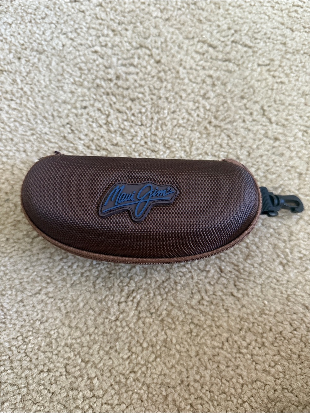 Maui Jim Brown Hard Shell Zippered Sunglasses Case Clip